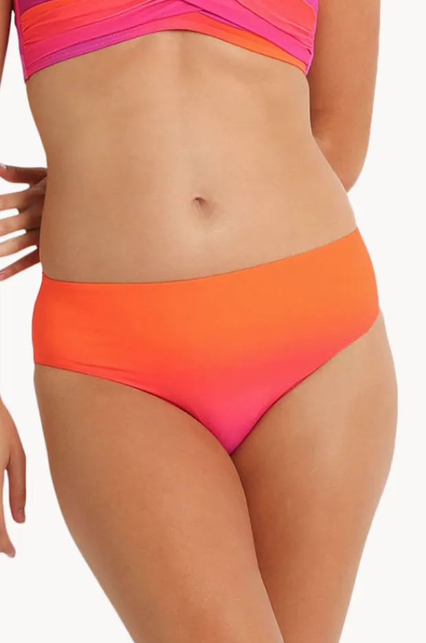 Women Sunseeker Majestic Mid Rise Pant